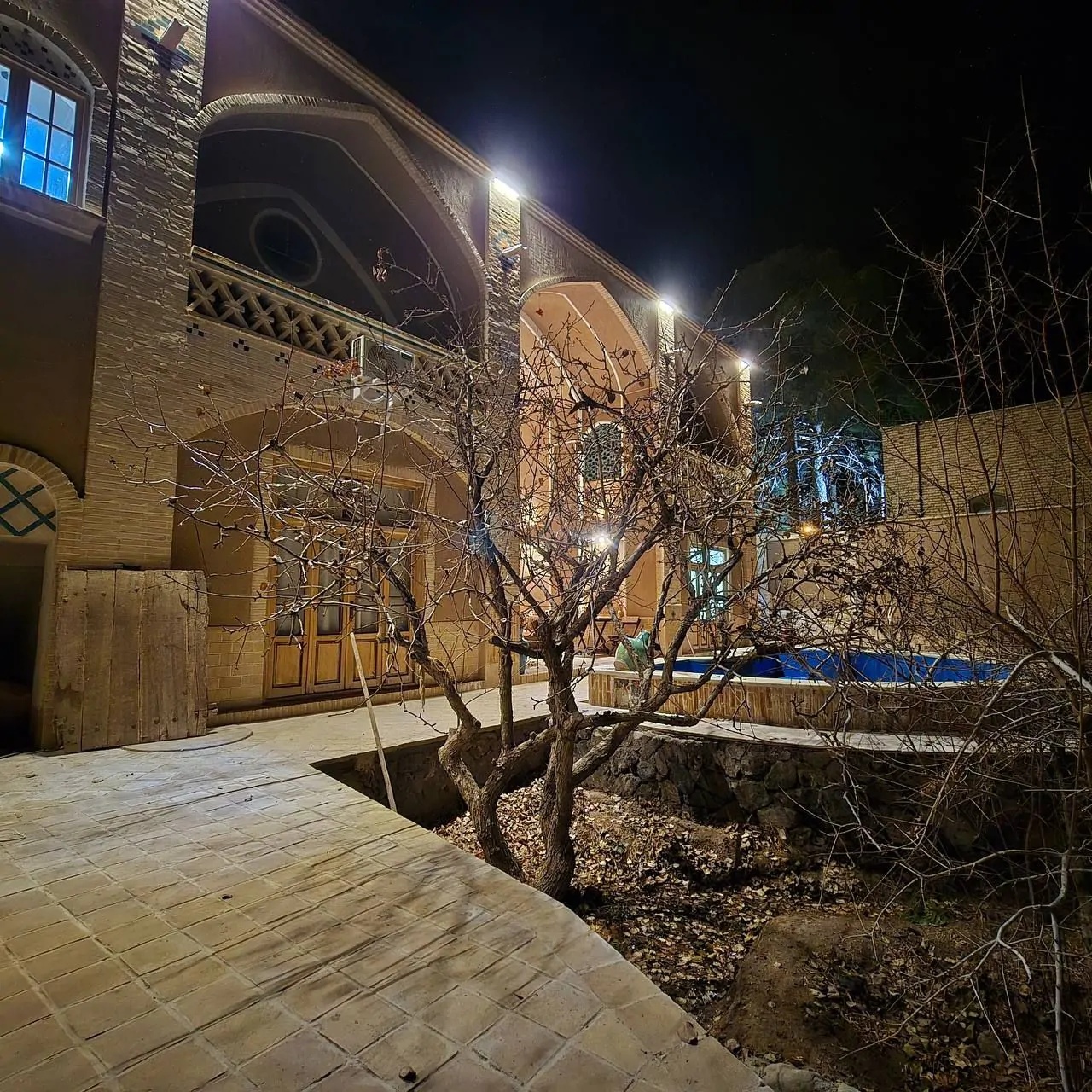 اجاره بوم گردی عمارت مهربانو - واحد ناز بانو عقدا