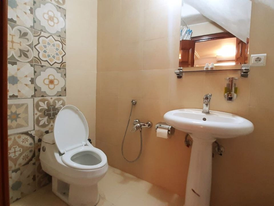 خانه سه نیک ( اسفندیار )
