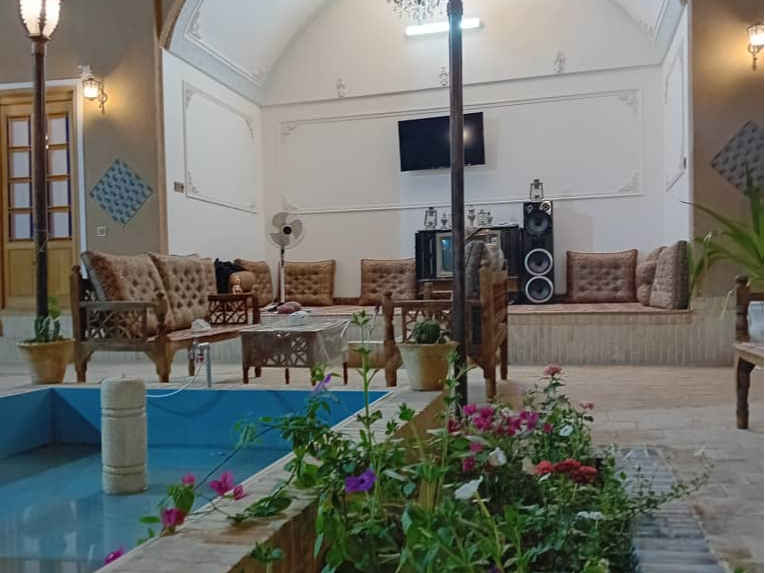 اجاره بوم گردی یزدان - واحد ۸ یزد