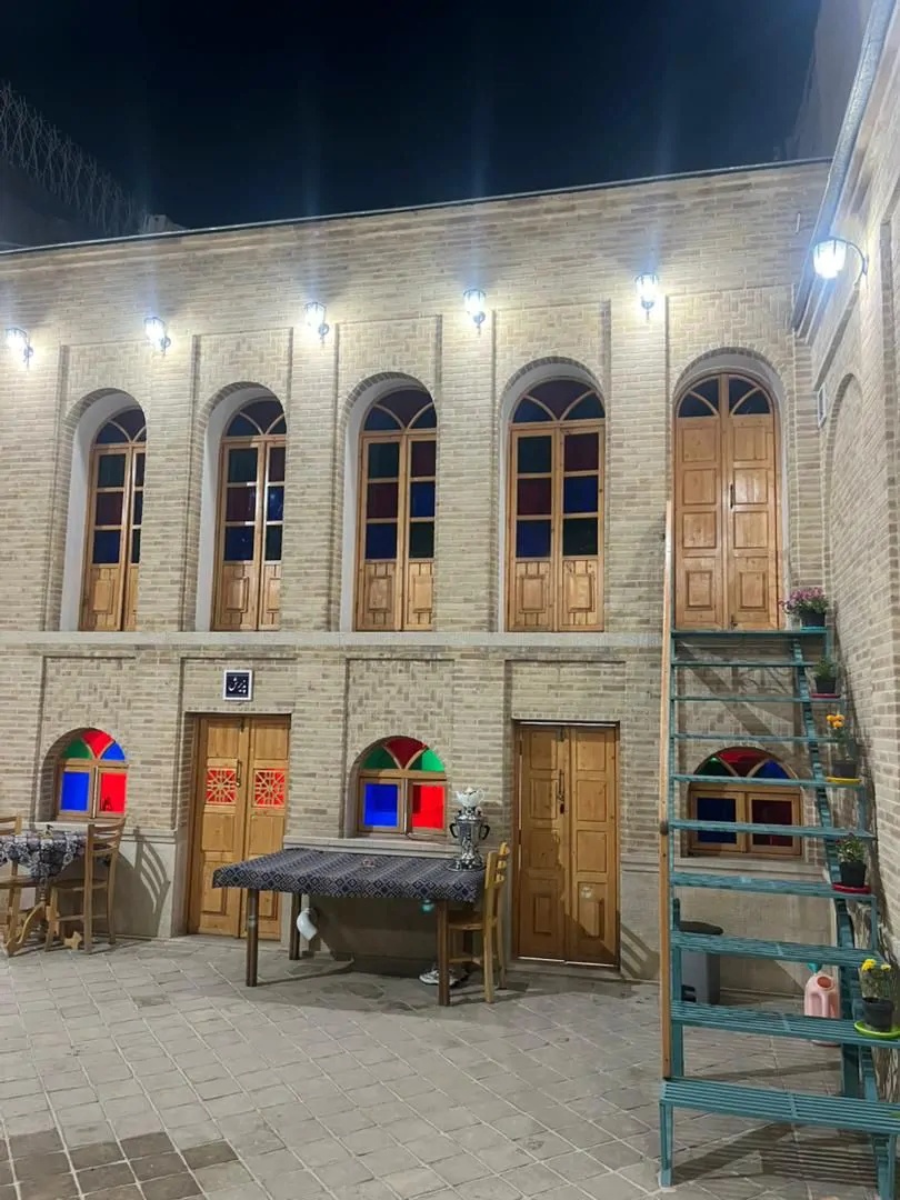همای (اتاق پنج دری)