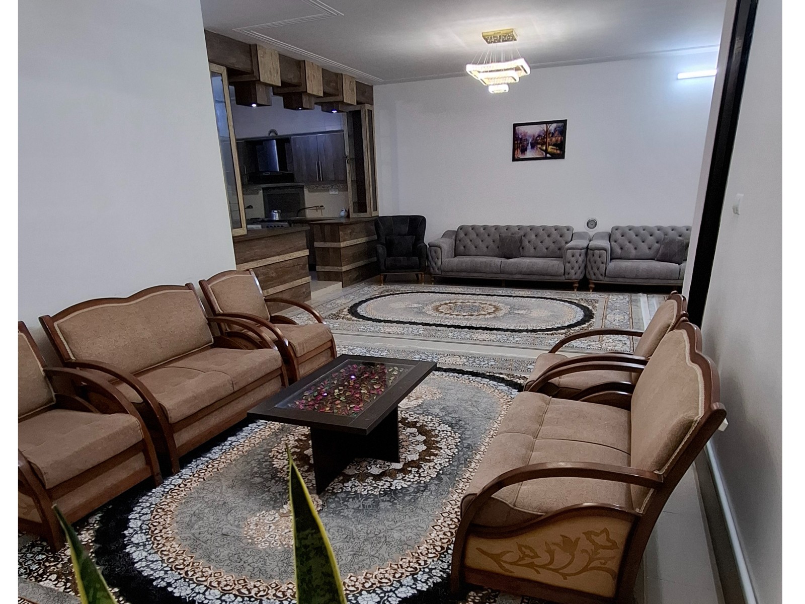آپارتمان دو خوابه آریوبرزن