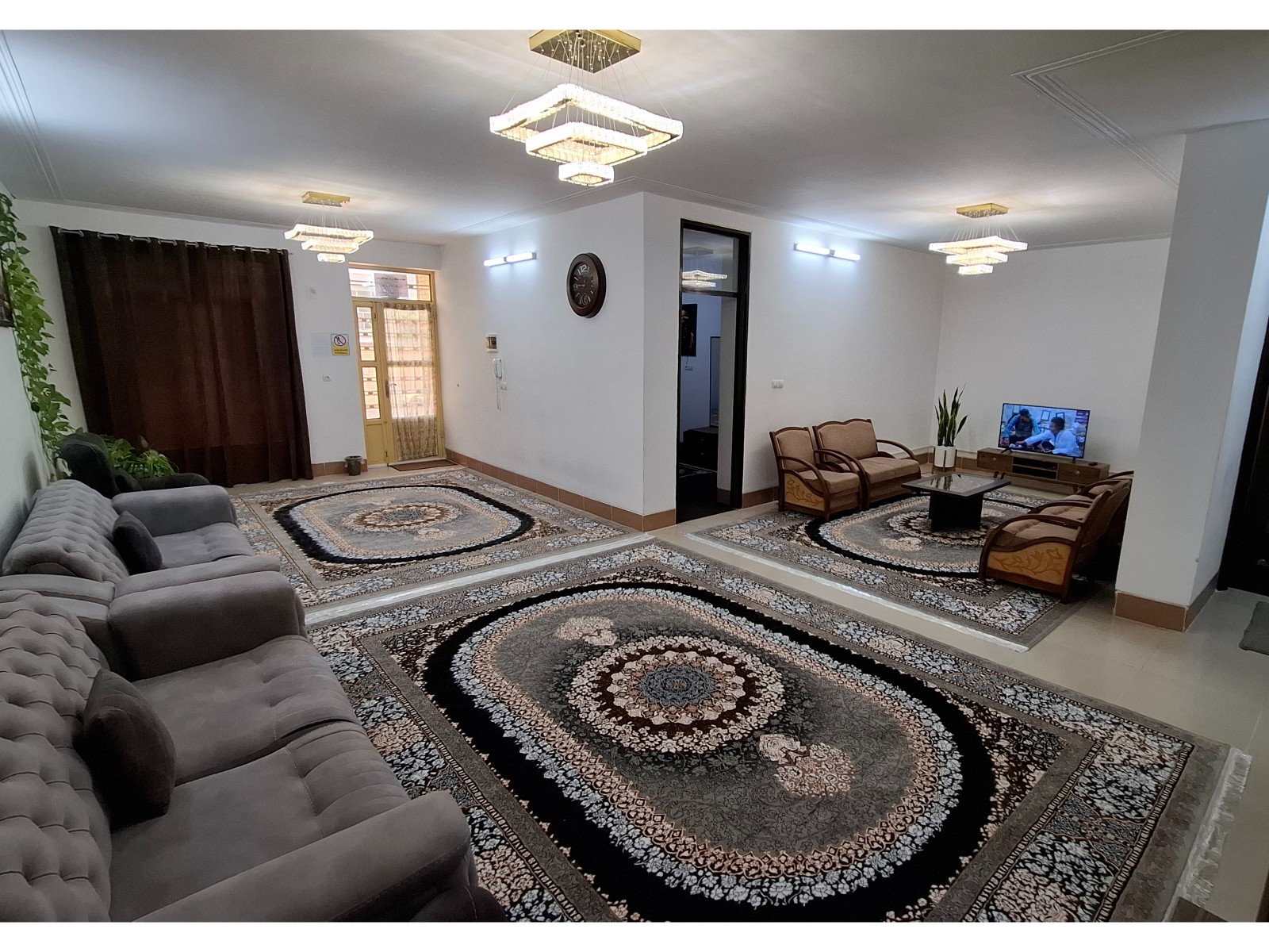 آپارتمان دو خوابه آریوبرزن