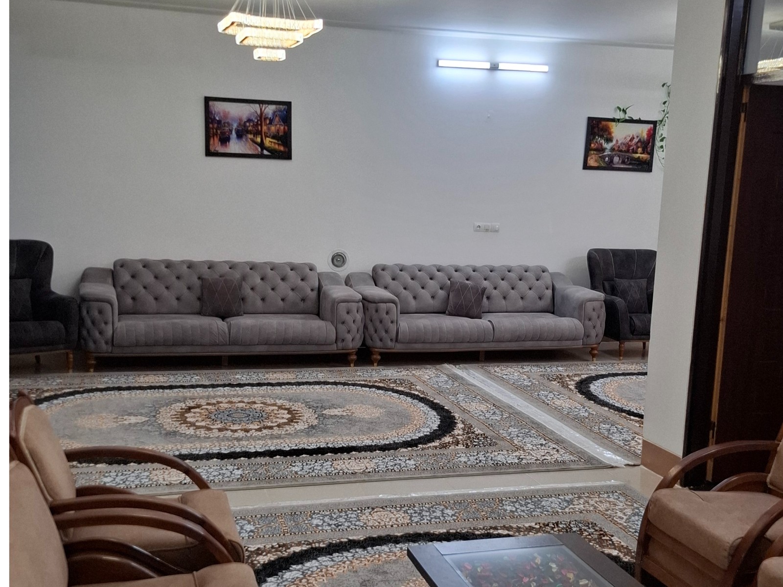 آپارتمان دو خوابه آریوبرزن