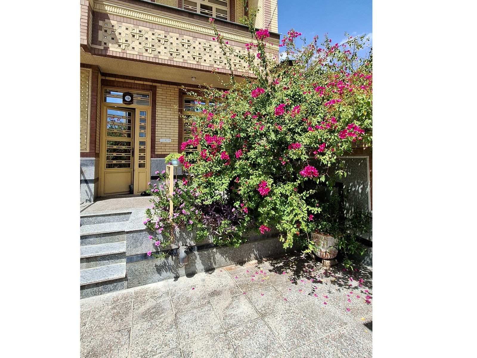 آپارتمان دو خوابه آریوبرزن