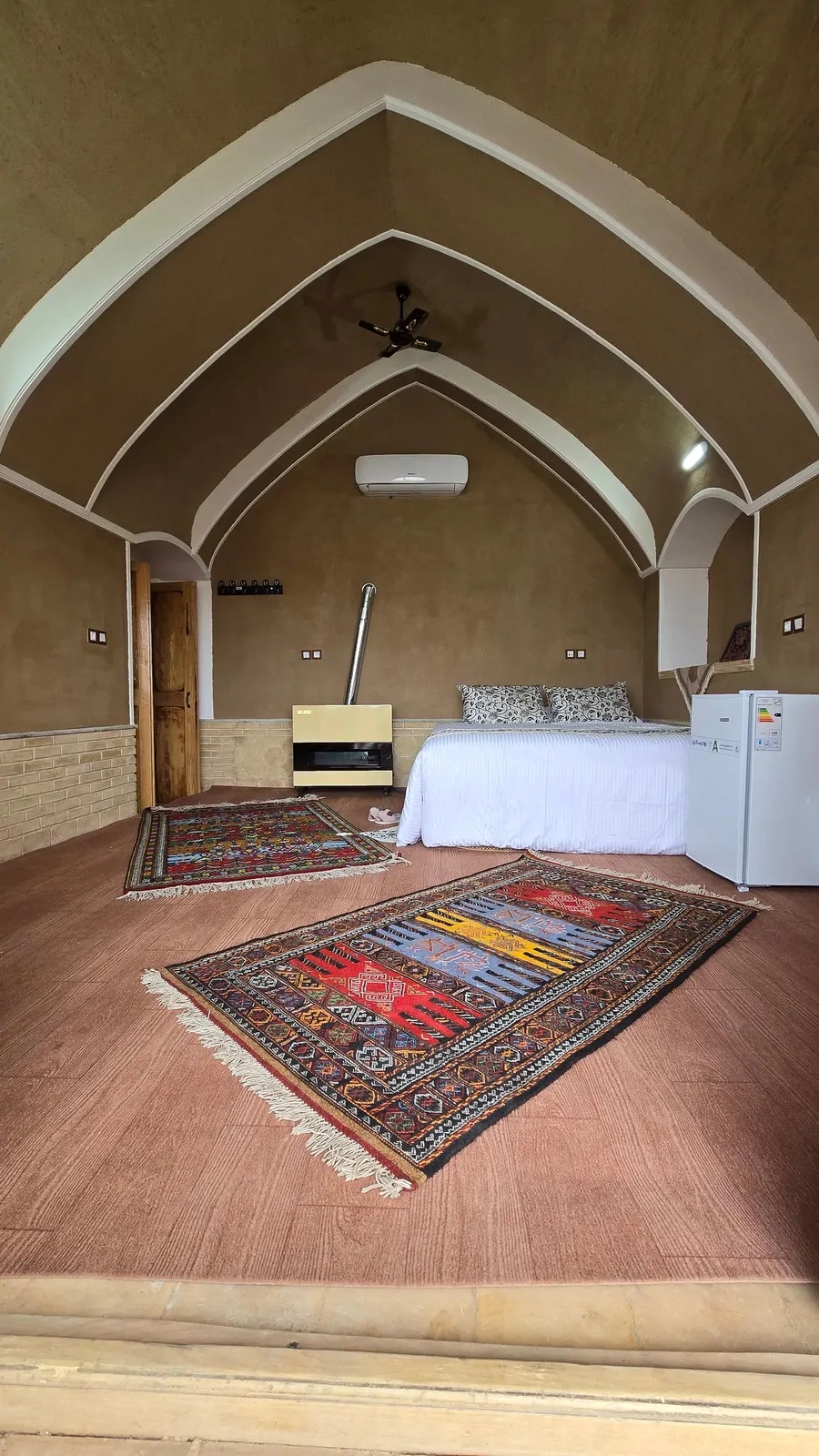 اجاره بوم گردی عمارت مهربانو - واحد نیک بانو عقدا