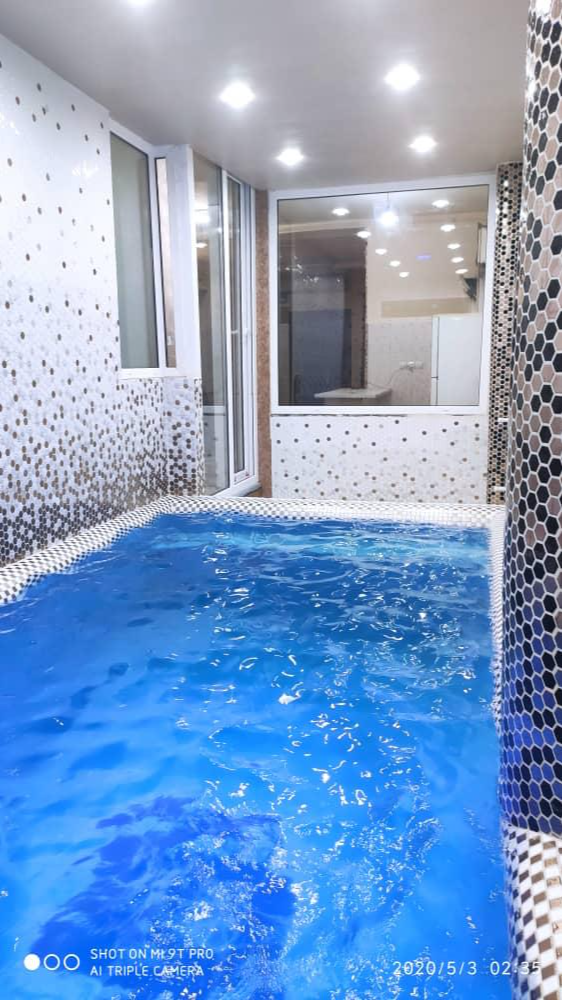 ویلای تک خواب دارای استخر سرپوشیده و آبگرم