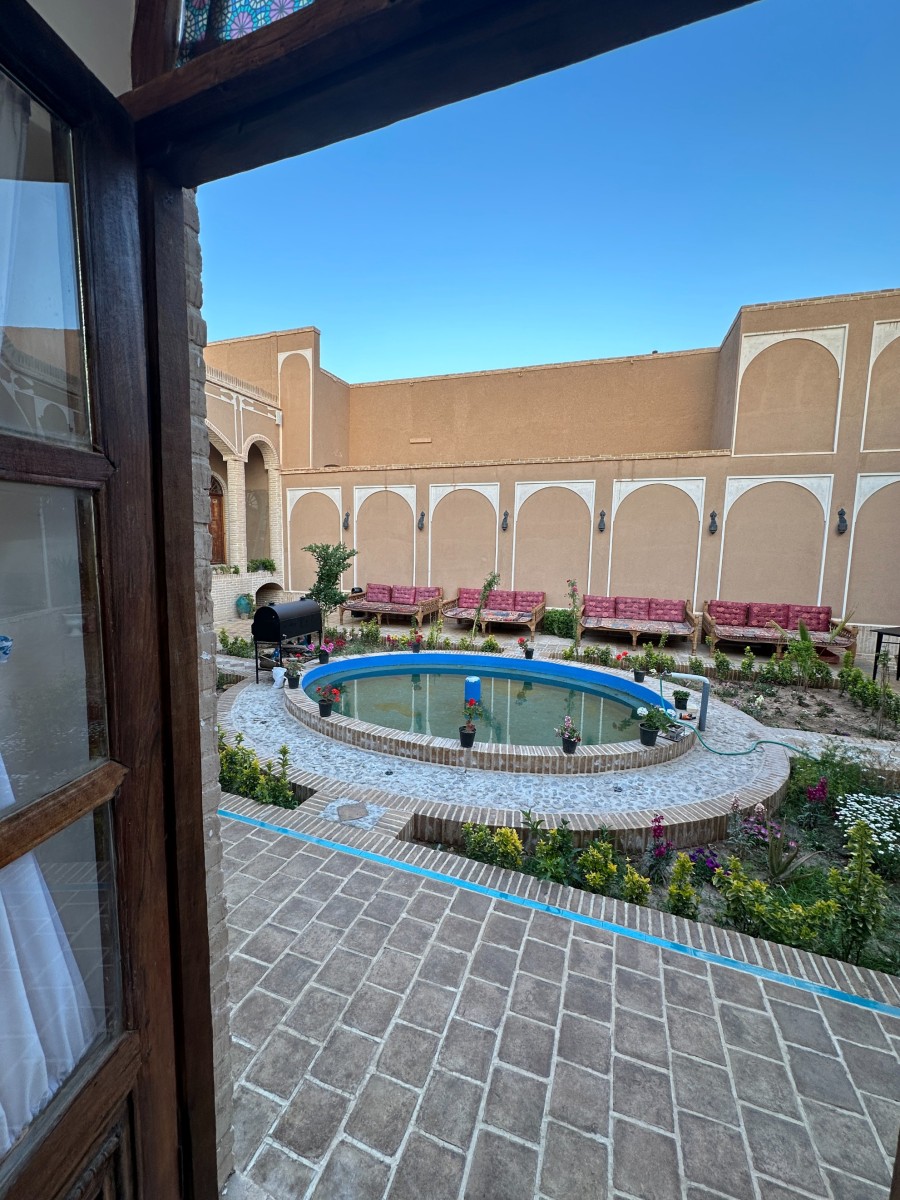 نیلوفرآبی (اتاق 2)