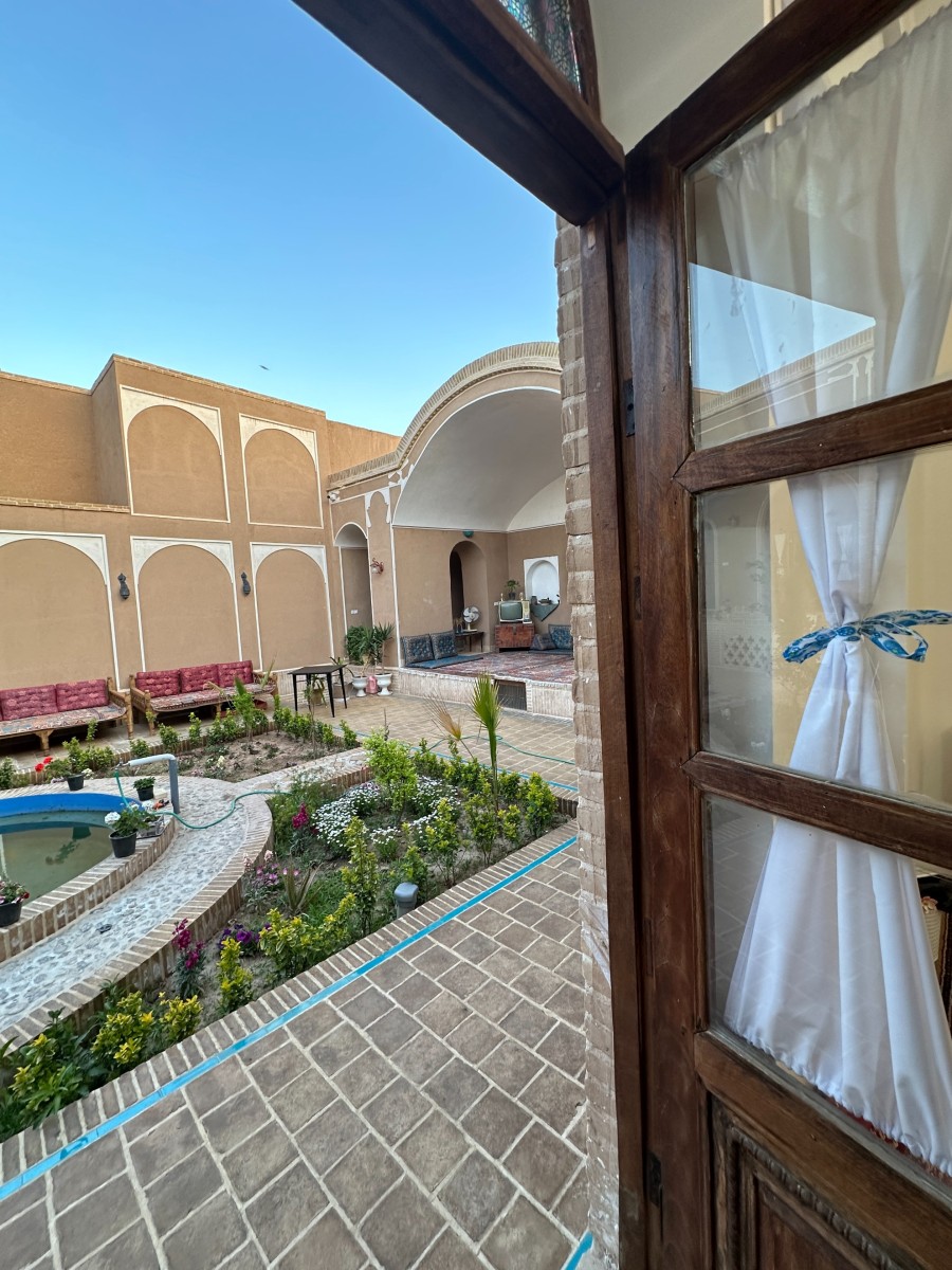 نیلوفرآبی (اتاق 2)