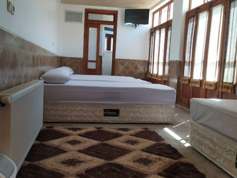 اتاق (106) اقامتگاه بومگردی حنا