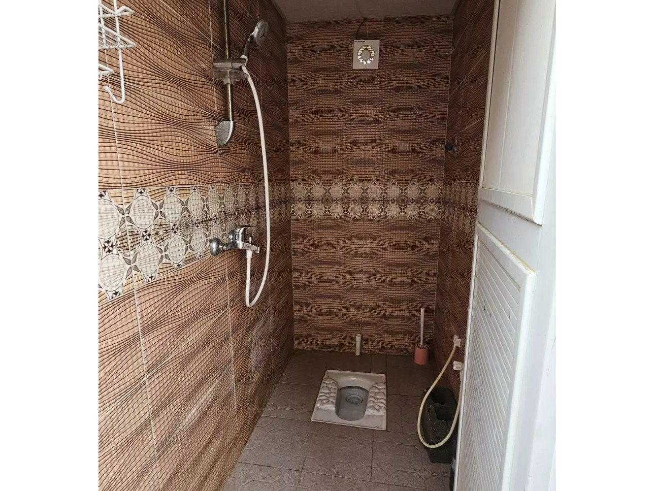 سوئیت نقلی در روستای سوزا قشم