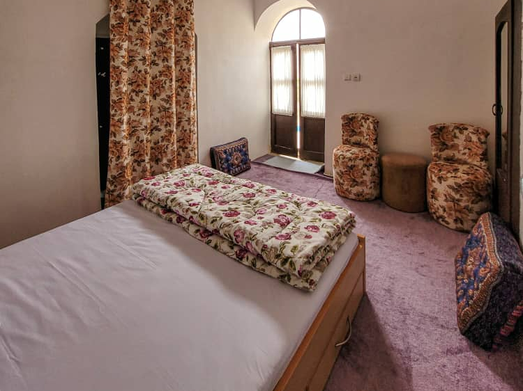 اقامتگاه بومگردی کاهگلی (اتاق گنجه)