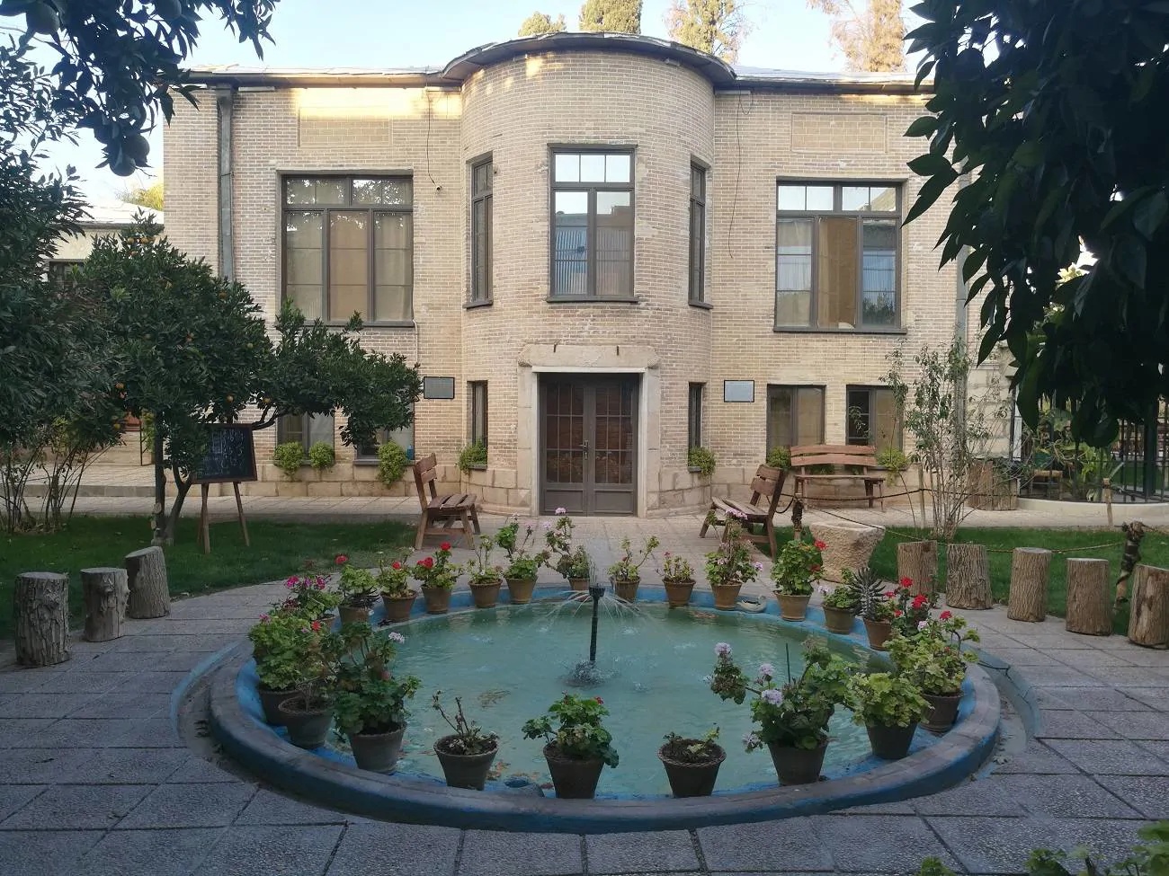 بوم گردی خانه باغ ایرانی - واحد سهراب سپهری