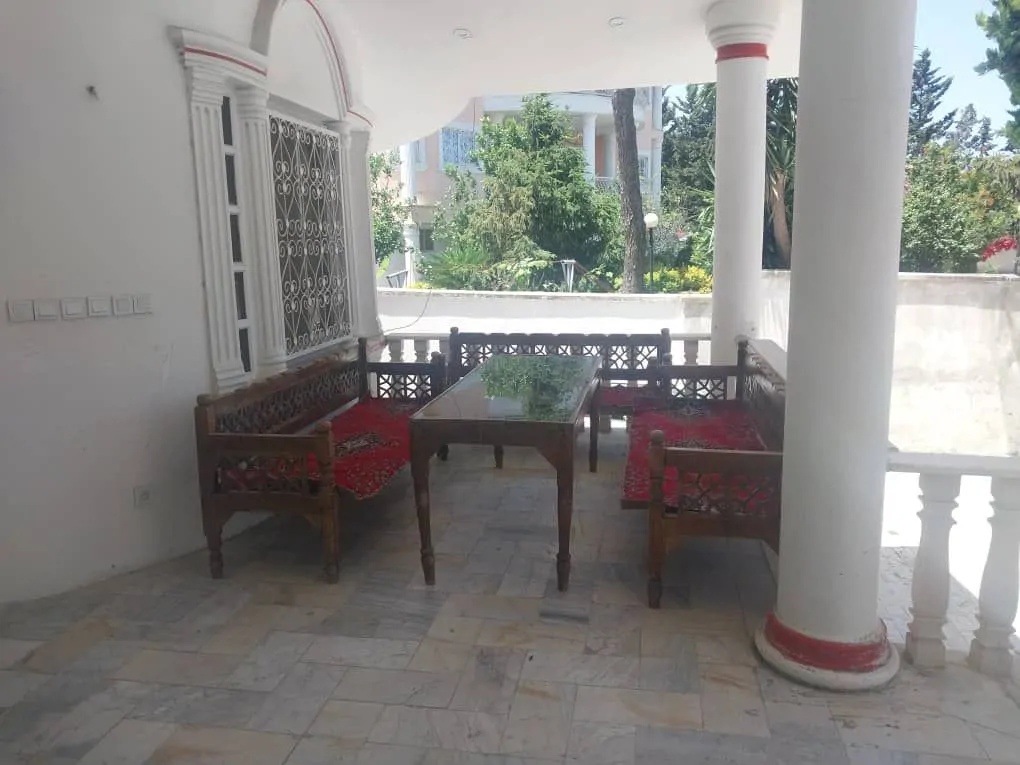 ساحلی استخردار آبگرم علیزاده