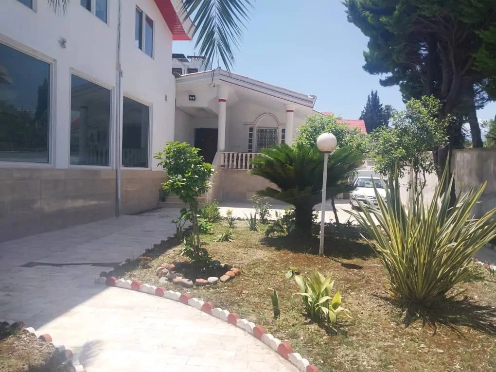 ساحلی استخردار آبگرم علیزاده