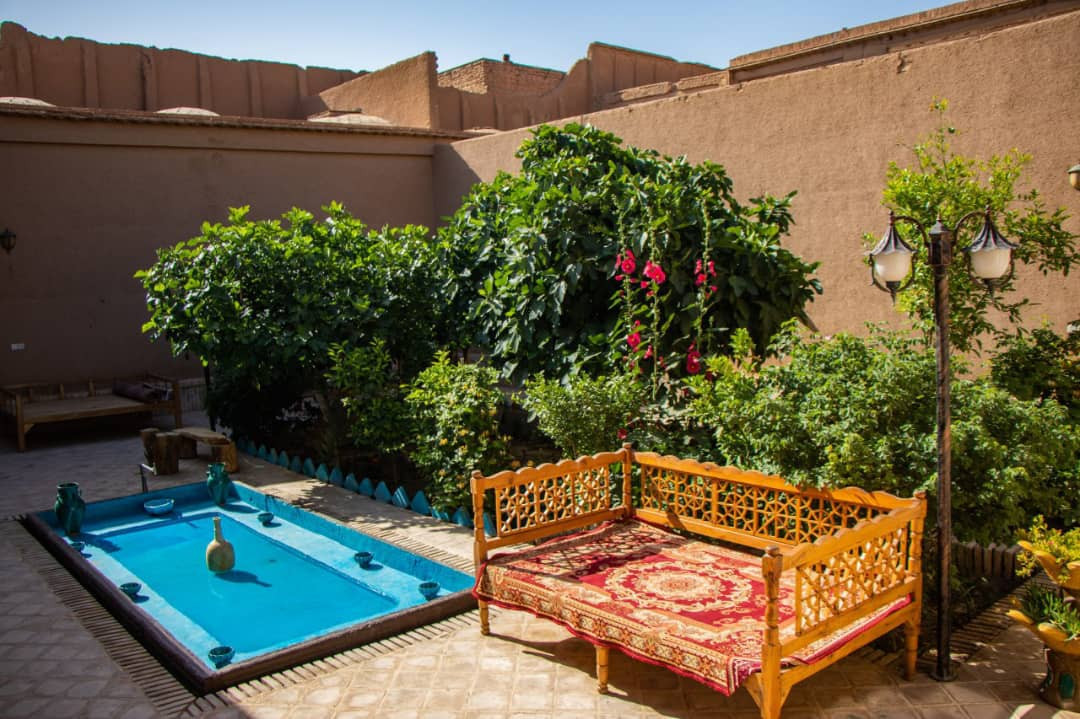 اجاره بوم گردی عمارت بانو - واحد کاهگلی یزد