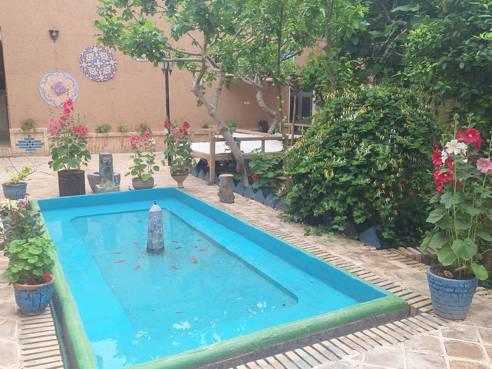 اجاره بوم گردی عمارت بانو - واحد کاهگلی یزد