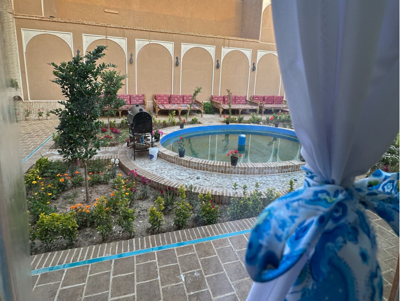 نیلوفرآبی (اتاق 1)