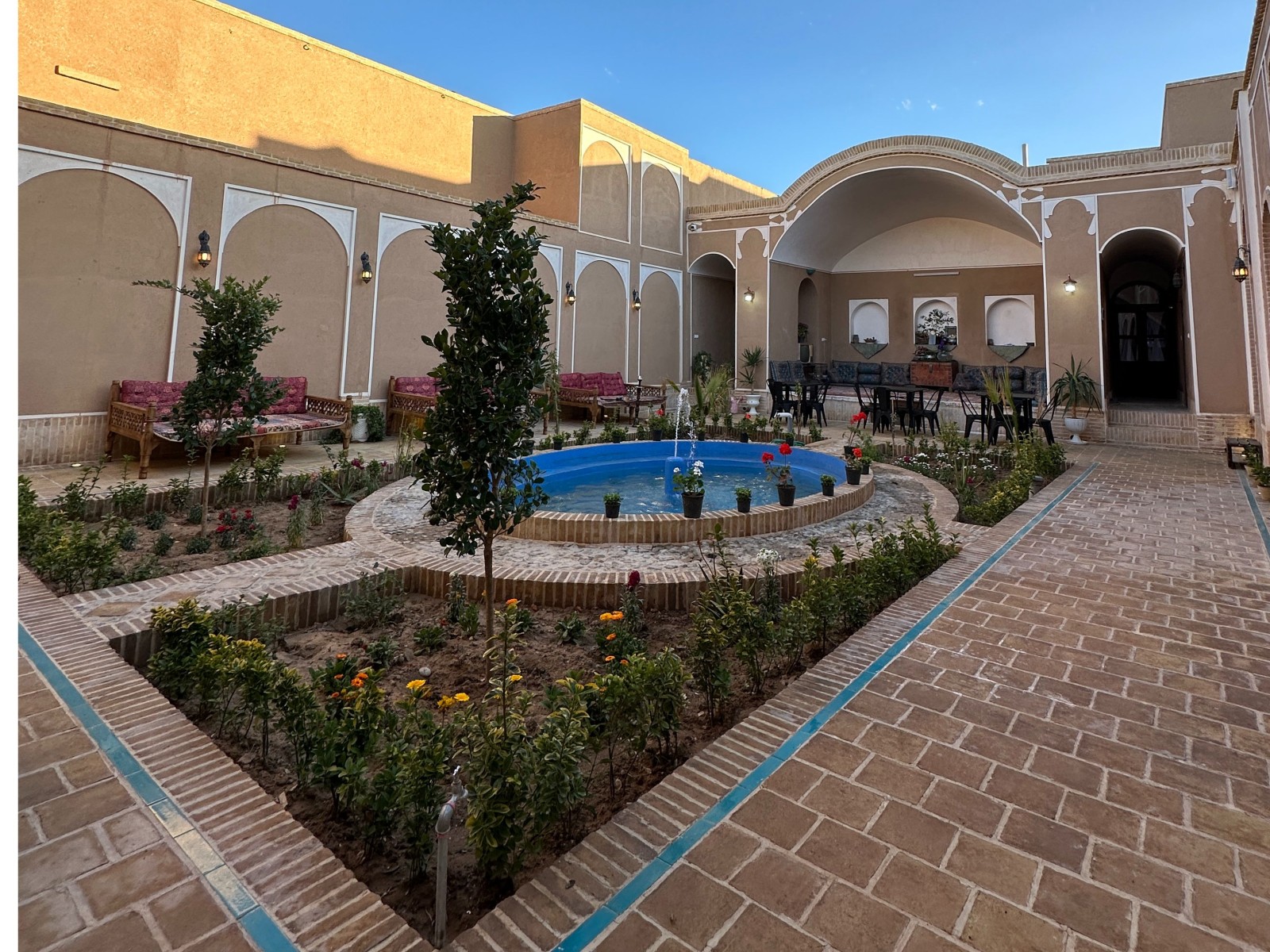 نیلوفرآبی (اتاق 1)